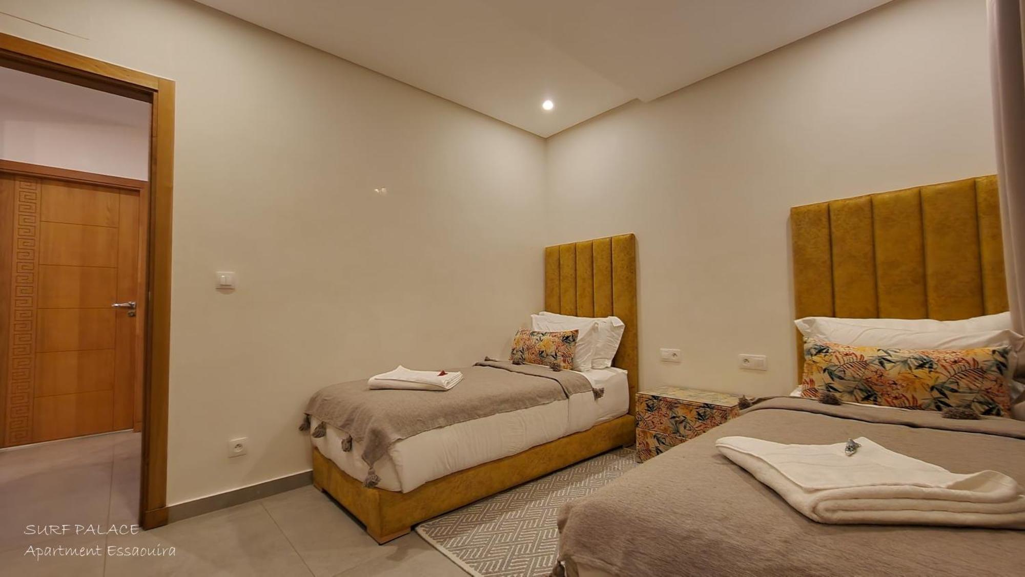 Surf Palace Beachfront Apartment 에사우이라 외부 사진