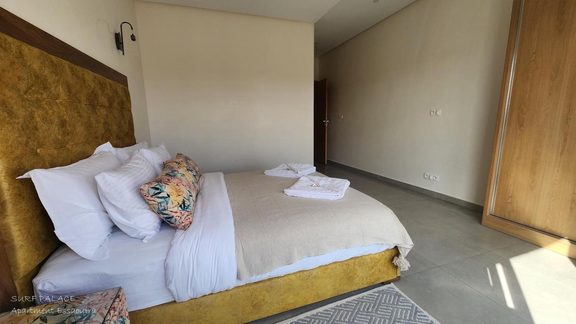 Surf Palace Beachfront Apartment 에사우이라 외부 사진